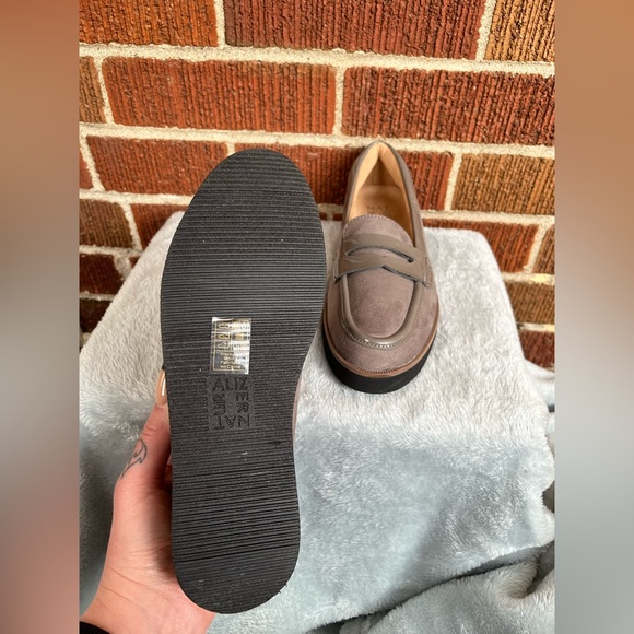 Vintage Naturalizer Penny Loafers.  Size 6. - Picture 4 of 4